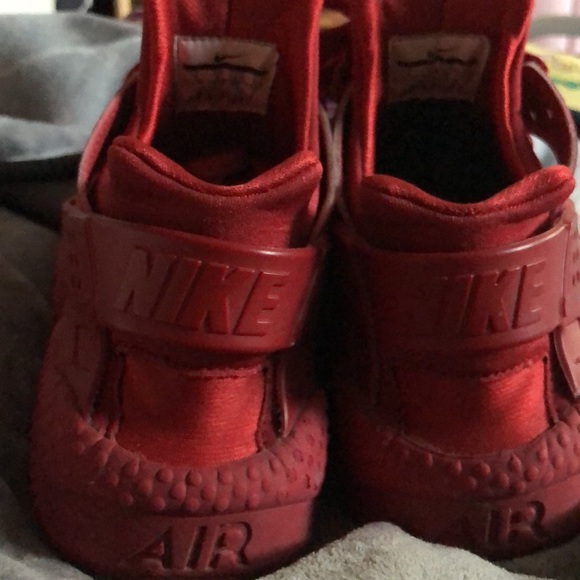 red nike huaraches - Picture 2 of 4